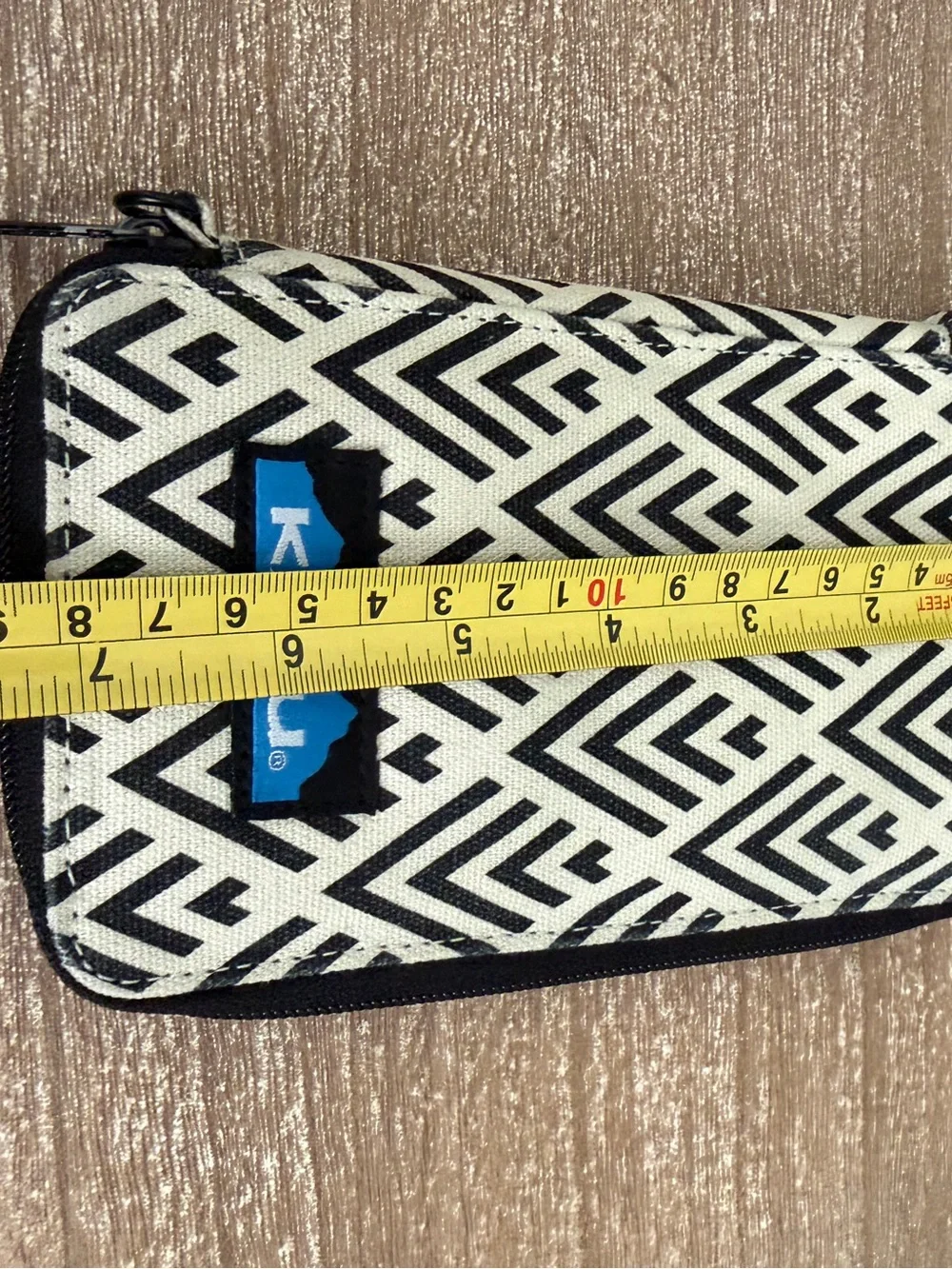 KAVU Set Keepalong Sling Canvas Rope Crossbody Bag & Wallet Deco Tiles Print